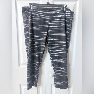 GUC Champion UODRY+ Black and Gray Crop Leggings 18” size XXL